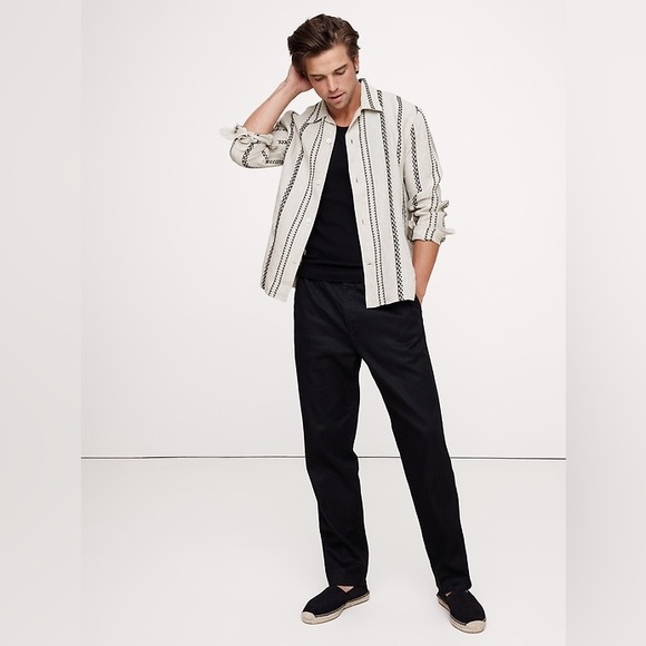 BANANA REPUBLIC STANDARD-FIT EMBROIDERED LINEN LONG-SLEEVE RESORT SHIRT